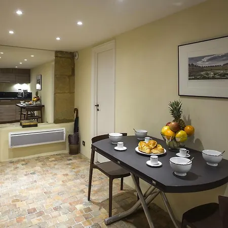 Gowithoh Place Des Vosges Apartment