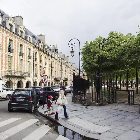Apartment Gowithoh Place Des Vosges
